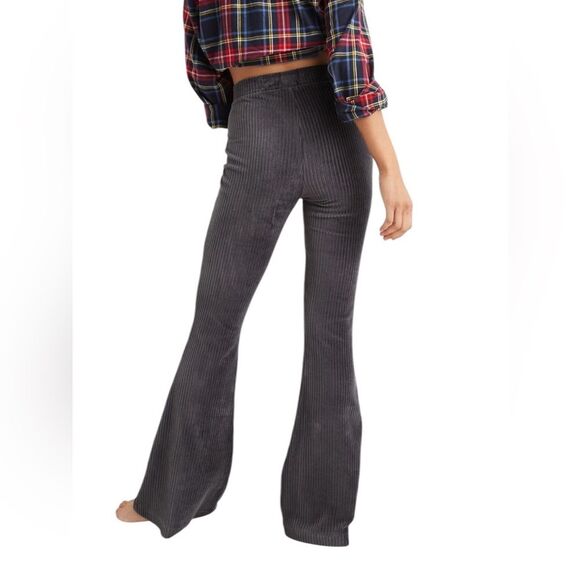Aerie Groove On Velour High Waisted Flare Pants Womens Size XL Gray - Picture 4 of 14
